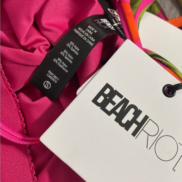 NWT BEACH RIOT Stevie One Piece Hibiscus Sunset - Picture 7 of 9